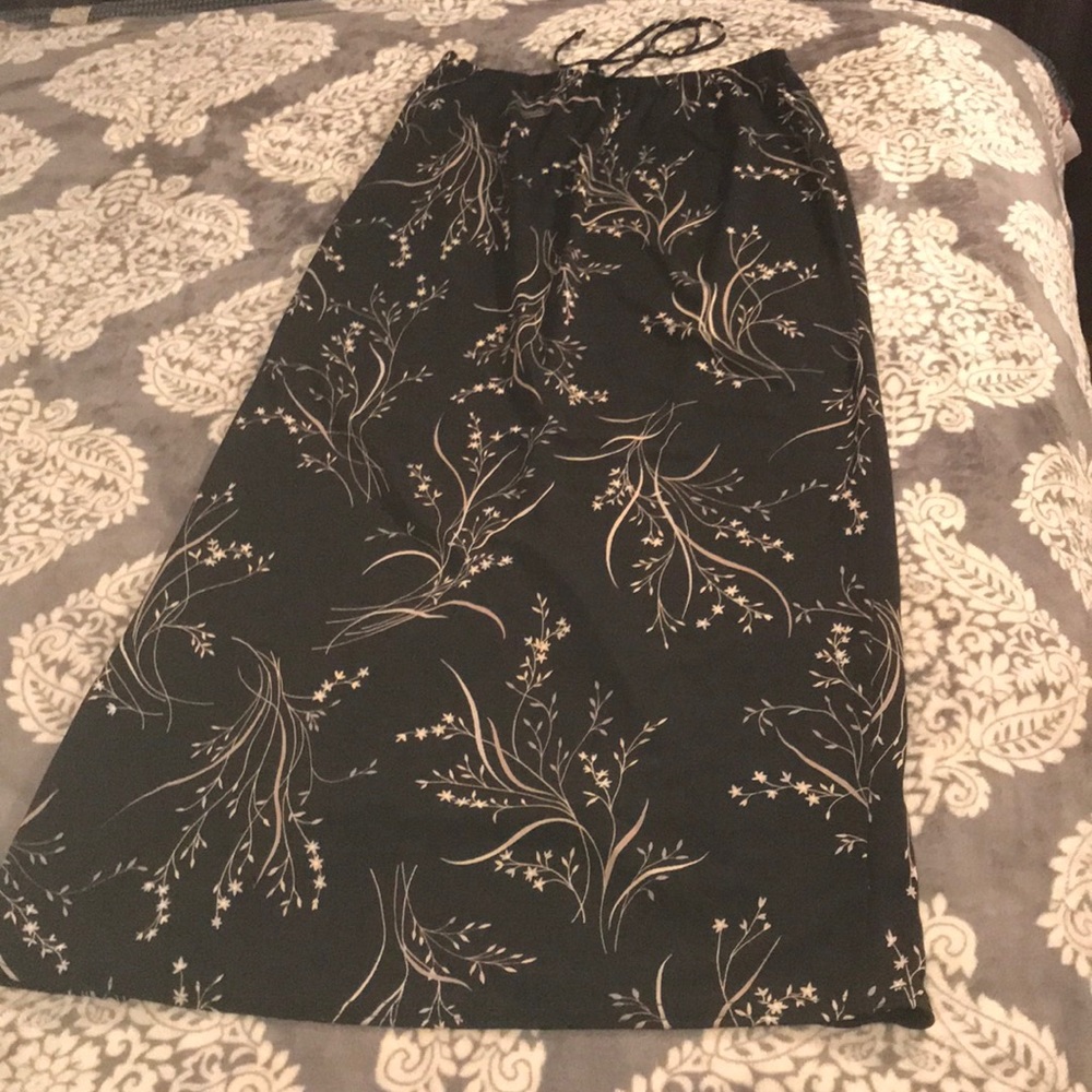 Women’s skirt . Size M Kathie Lee collection .
